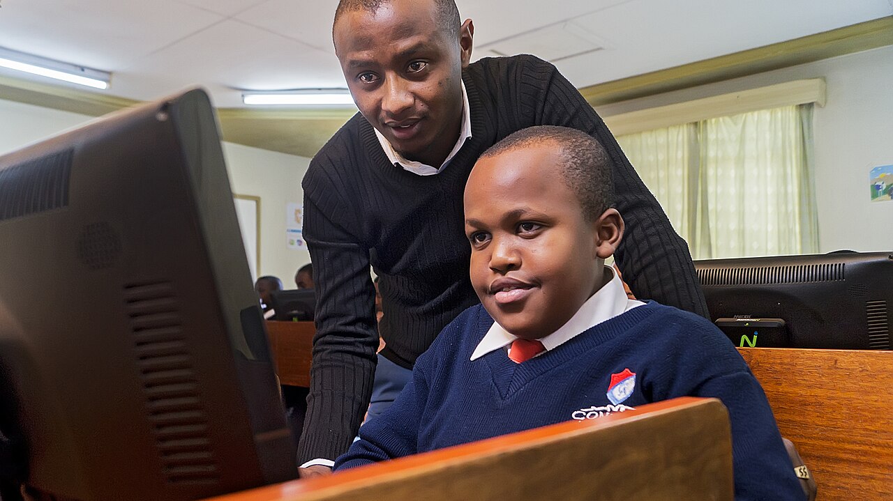 How Kenyan Families Use Somo, the CBC AI Tutor: Real Study Routines That Work