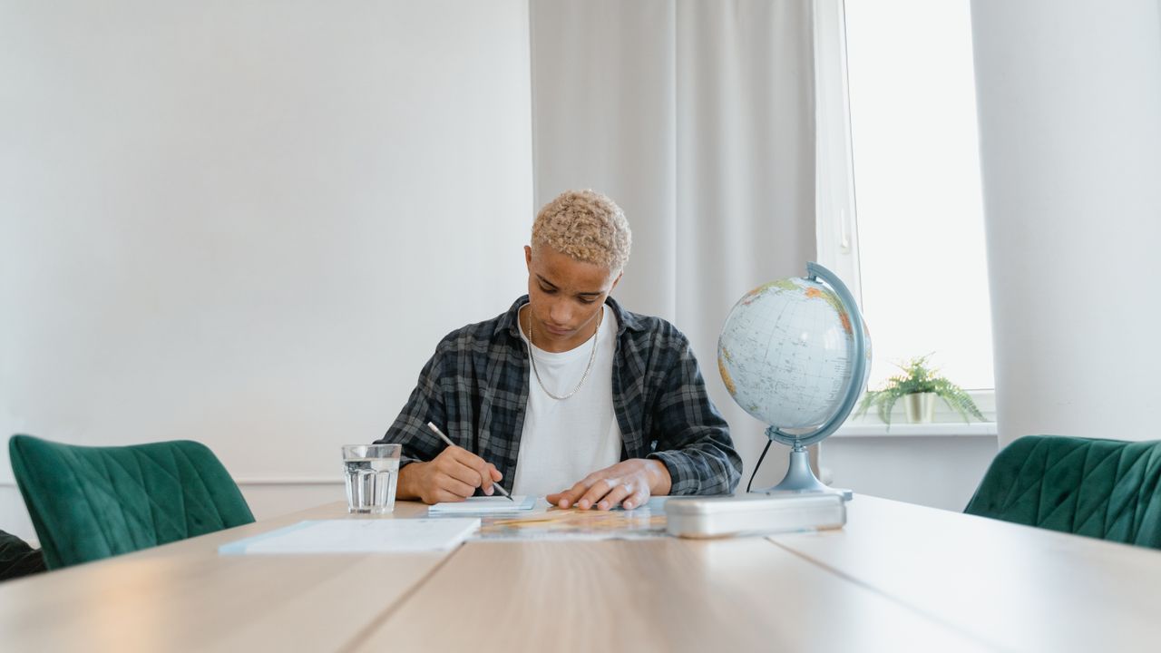IGCSE for Adults and Private Candidates: How to Study Online and Sit the Exams (2026)
