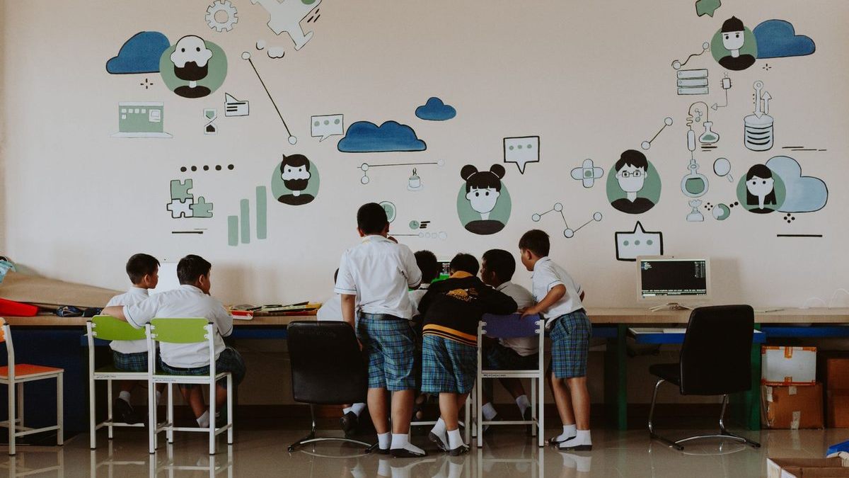 Using an AI Tutor Safely Over the School Holiday: A Guide for Parents to Somo